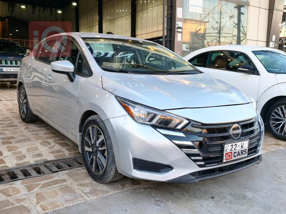 نيسان فيرسا